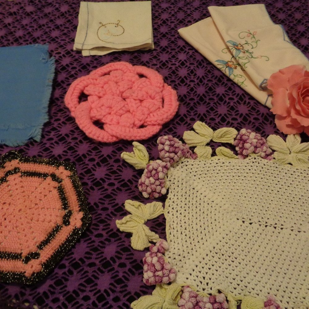 JUNK DRAWER VINTAGE PURPLE CROCHET,POTHOLDERS, NAPKINS, DOILY LOT SOME A…